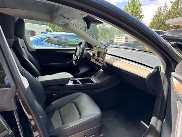 Used 2023 Black Metallic Tesla Long Range image 8