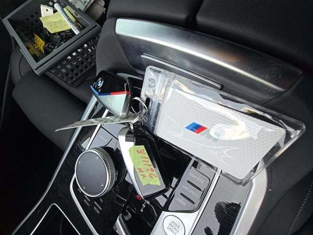 Used 2024 Gray Metallic BMW sDrive40i image 5