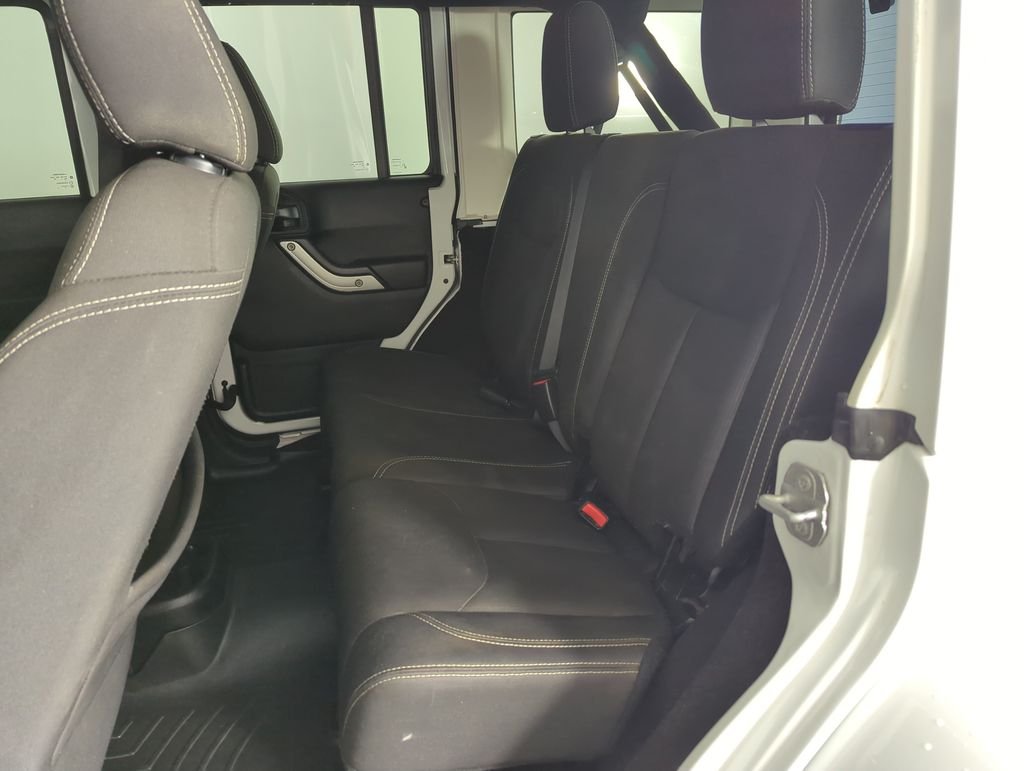 Used 2018 White Jeep Unlimited Sahara image 26