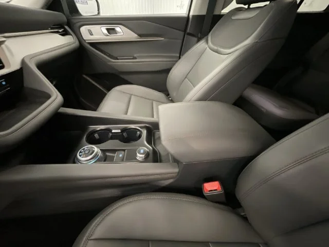 New 2026 Carbonized Gray Metallic Ford Active image 21