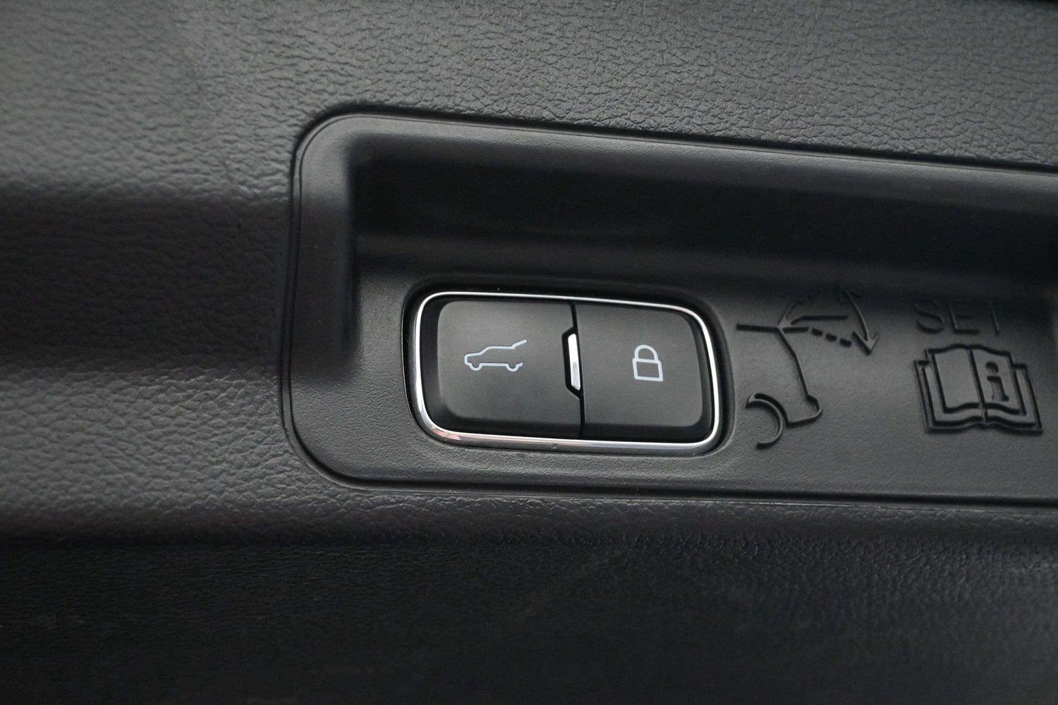 Used 2025 Carbonized Gray Ford ST-Line image 10