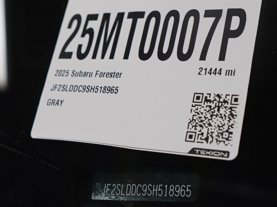 Used 2025 Gray Metallic Subaru Premium image 31