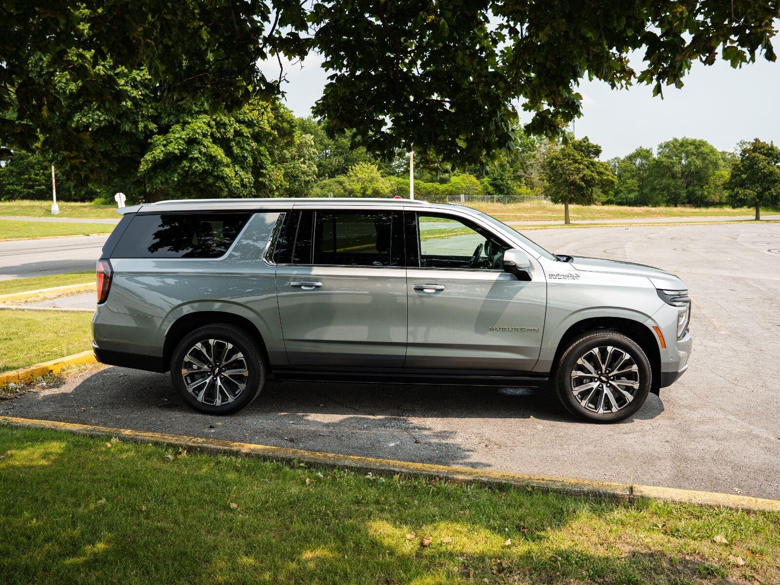 Used 2025 Sterling Gray Metallic Chevrolet High Country image 5