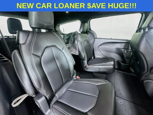 New 2027 Bright White Clear-Coat Exterior Paint Chrysler  image 29
