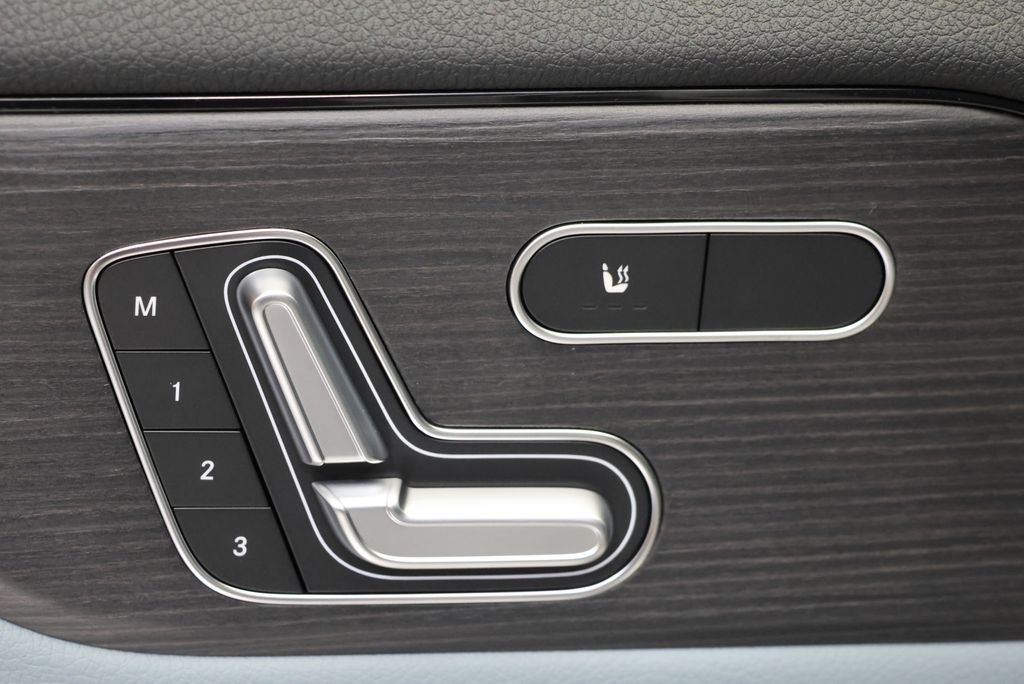 Certified Used 2026 Polar White Mercedes-Benz GLA 250 image 33