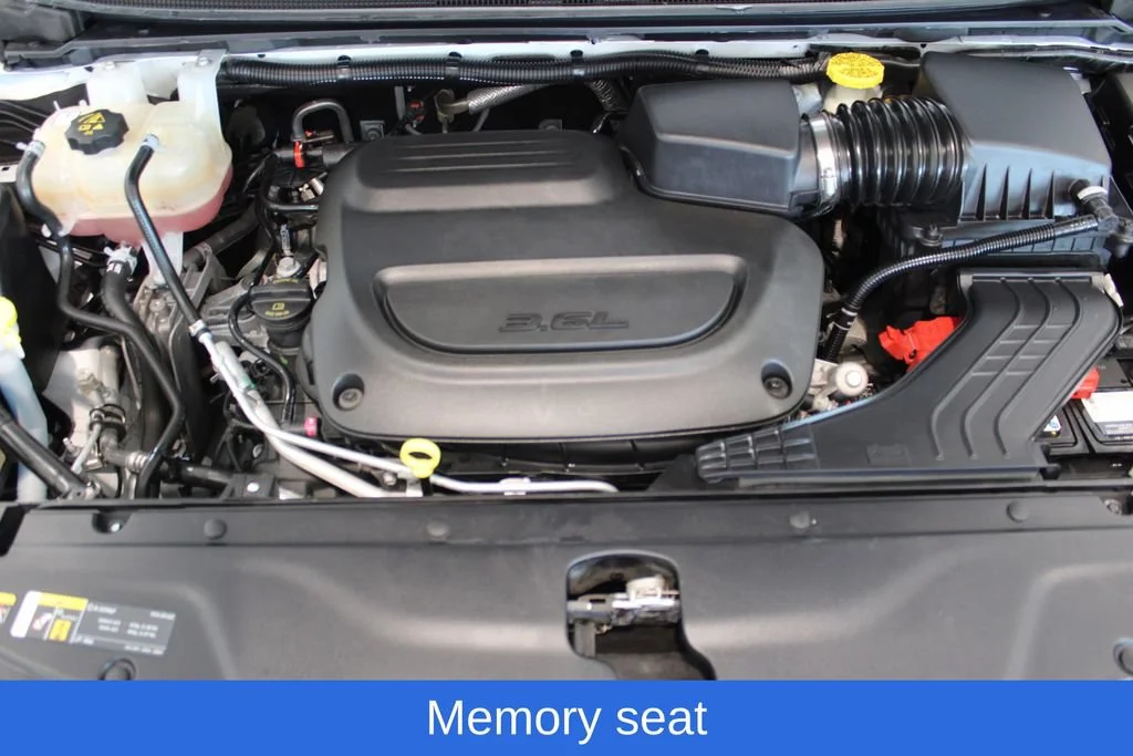 Used 2023 White Chrysler Touring L image 11