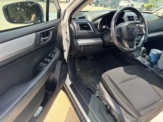 Used 2019 White Subaru 2.5i Premium image 9