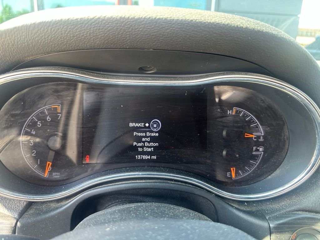 Used 2020 Gray Jeep Laredo E image 4