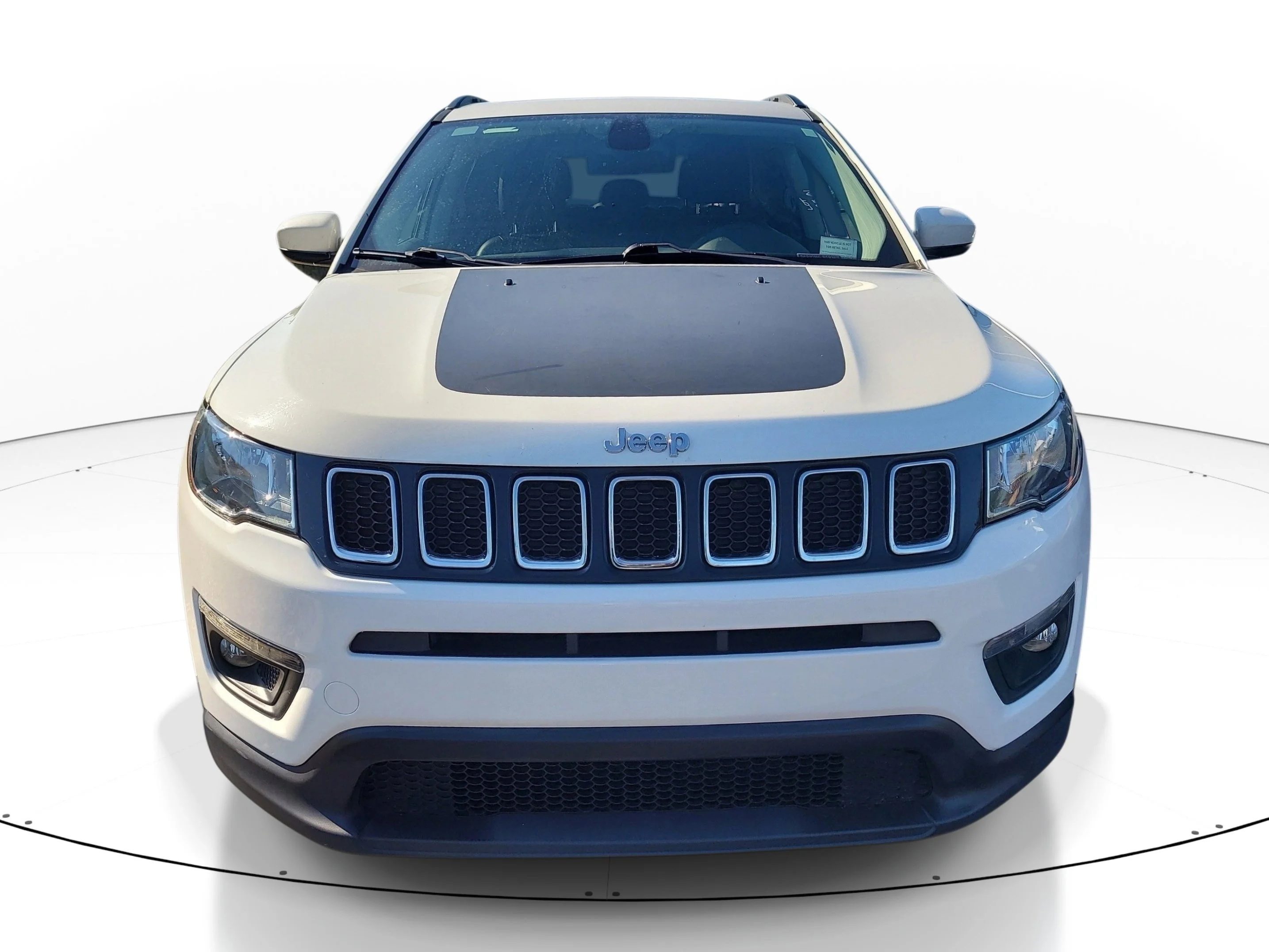 Used 2018 White Clearcoat Jeep Latitude image 2