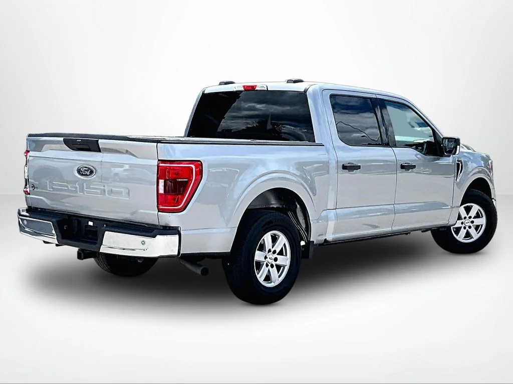 Used 2021 Silver Ford XLT image 3