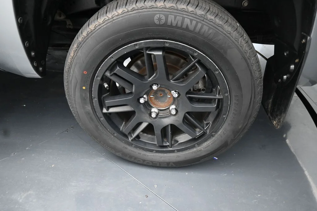 Used 2021 Silver Toyota SR5 image 18