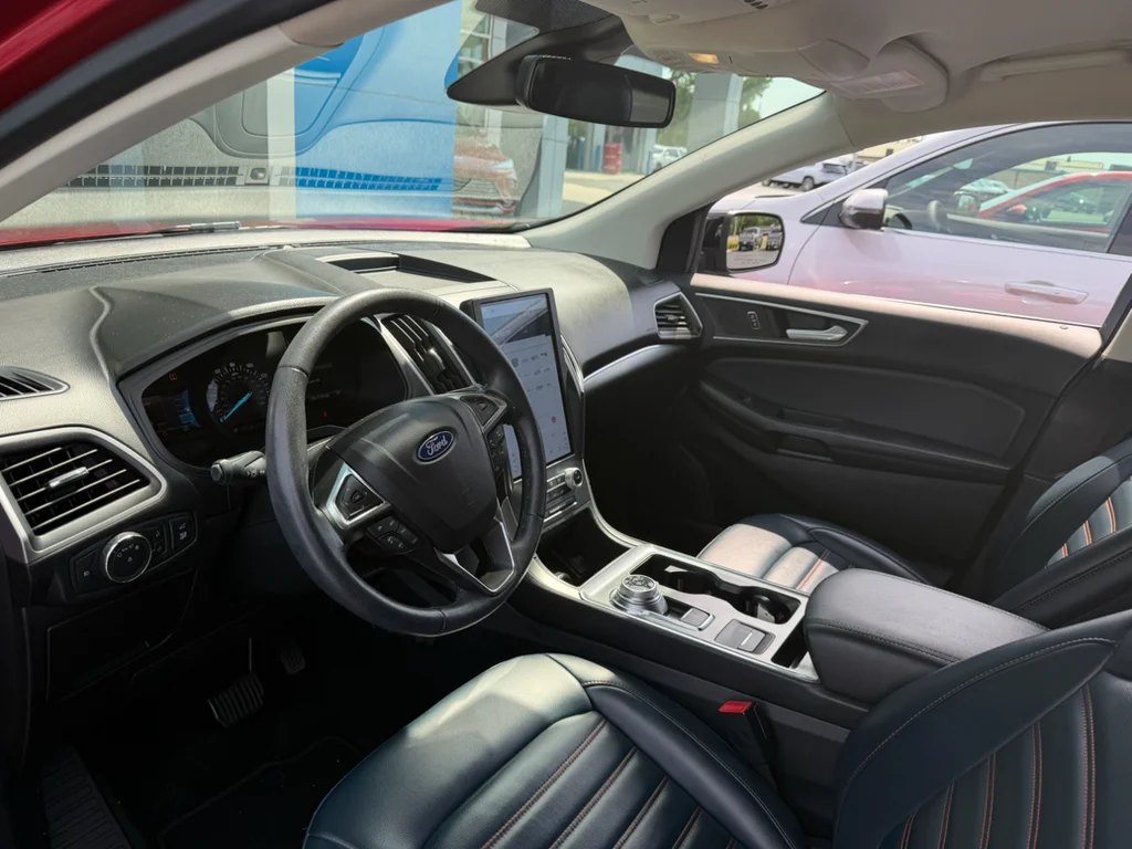 Used 2022 Red Ford SEL image 2