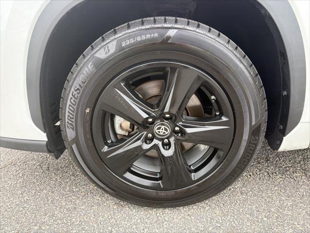 Certified Used 2024 WIND CHILL PEARL Toyota LE image 20
