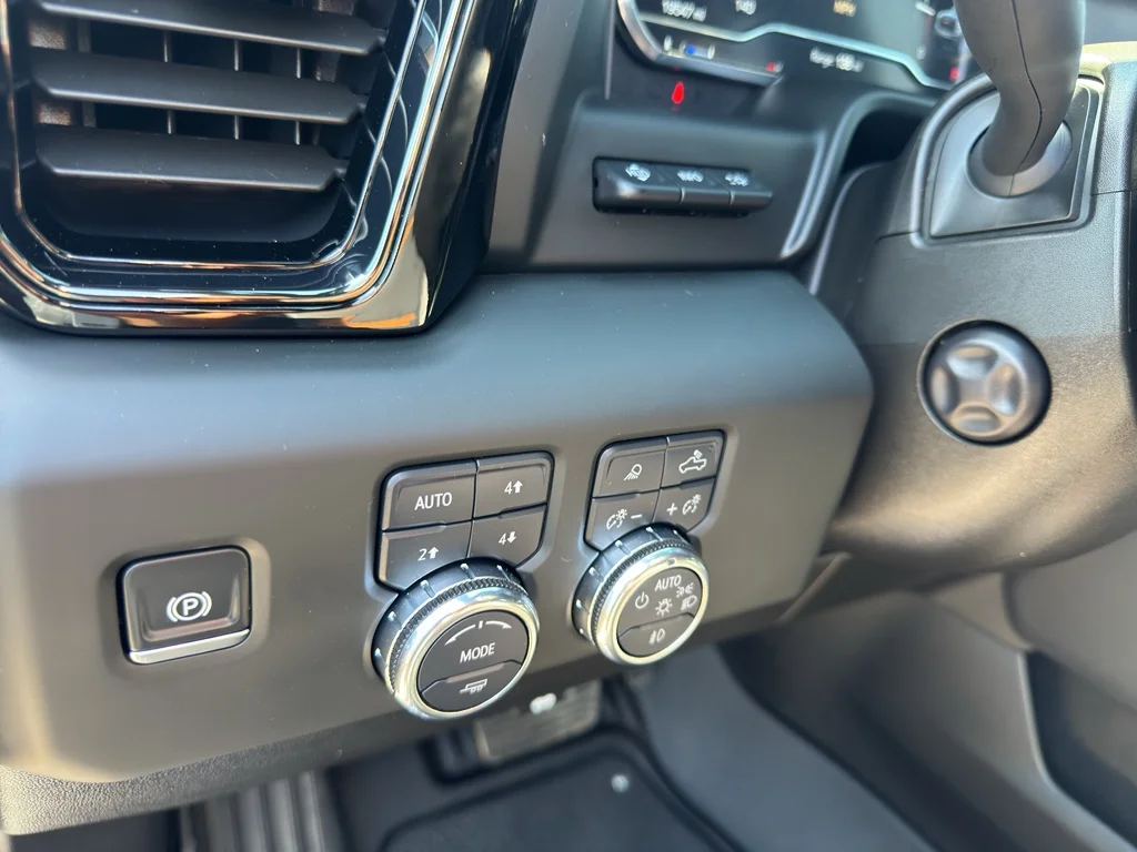 Used 2025 Summit White GMC AT4 image 25