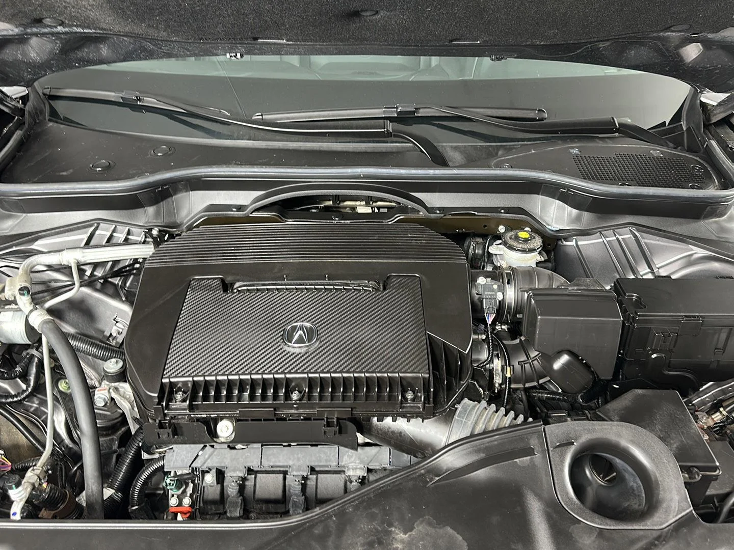 Used 2025 Liquid Carbon Metallic Acura SH-AWD w/Tech image 17