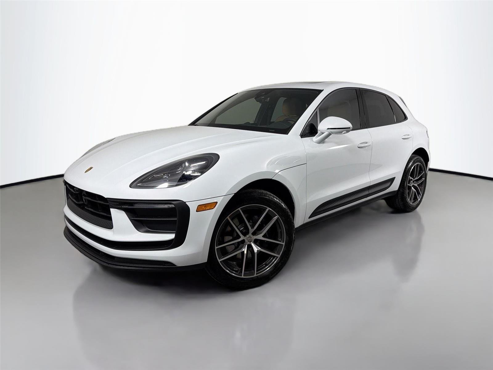 2026 Porsche Macan T's photo