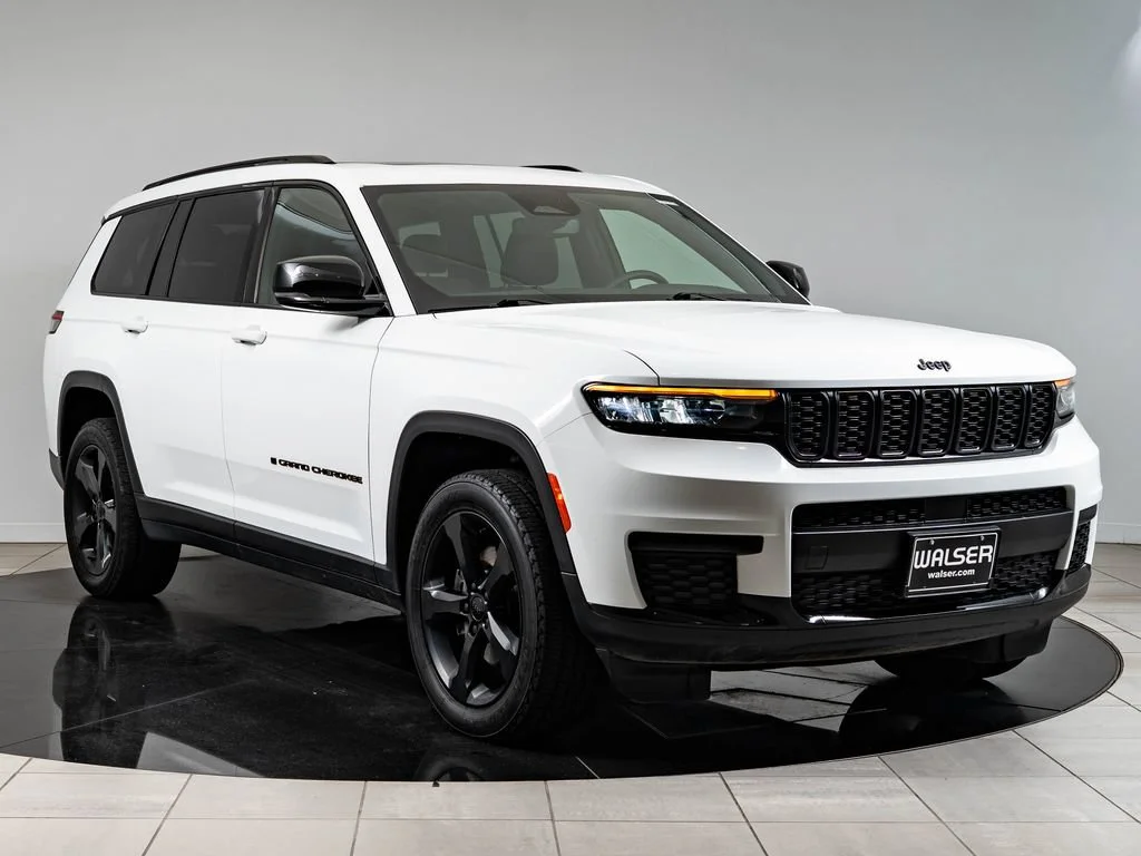 Used 2023 Bright White Clearcoat Jeep Altitude image 12