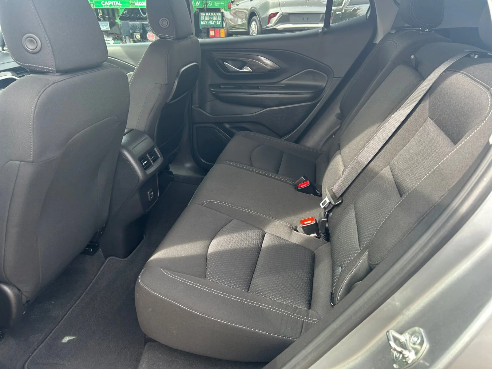Used 2024 STERLING METALLIC GMC SLE AWD image 17