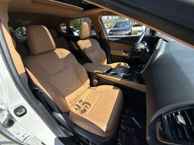 2025 Lexus NX PHEV 450h+ - Photo 26