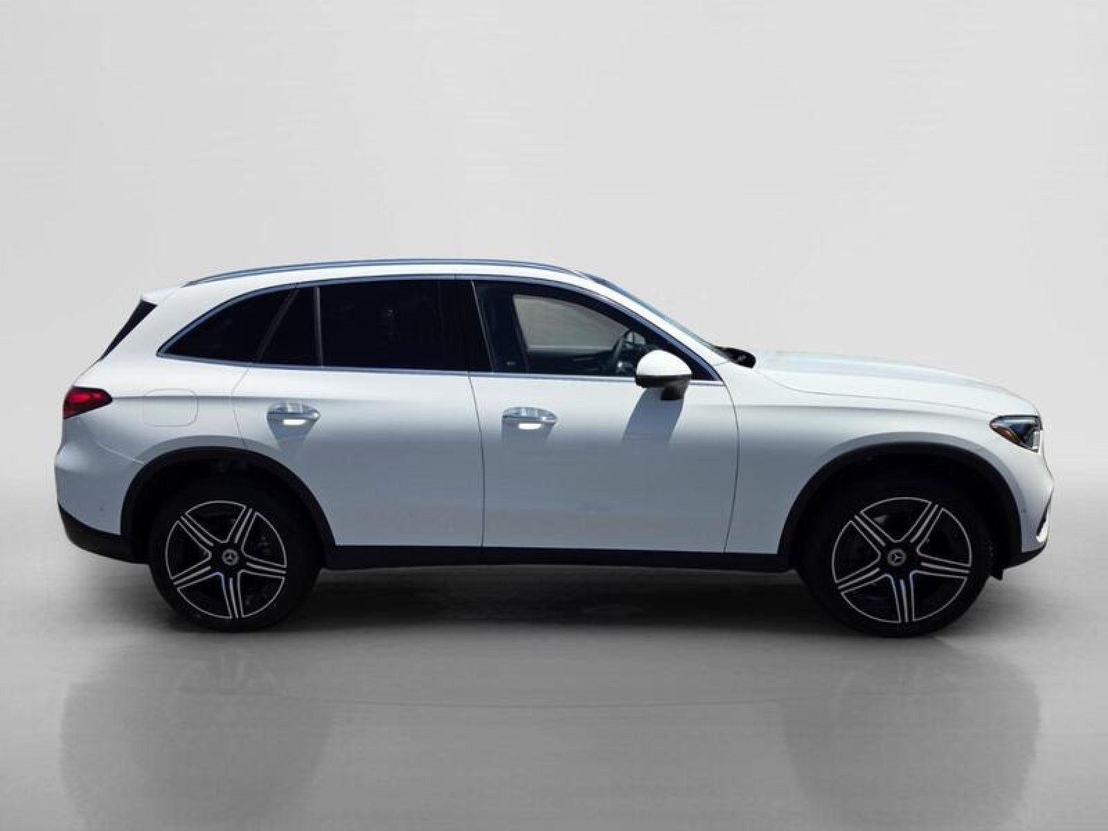 New 2026 Polar White Mercedes-Benz GLC 300 SUV image 6