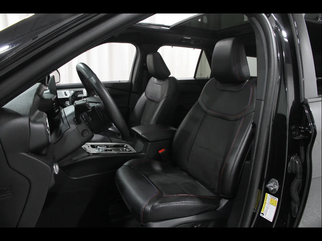 Used 2023 Agate Black Ford ST image 6