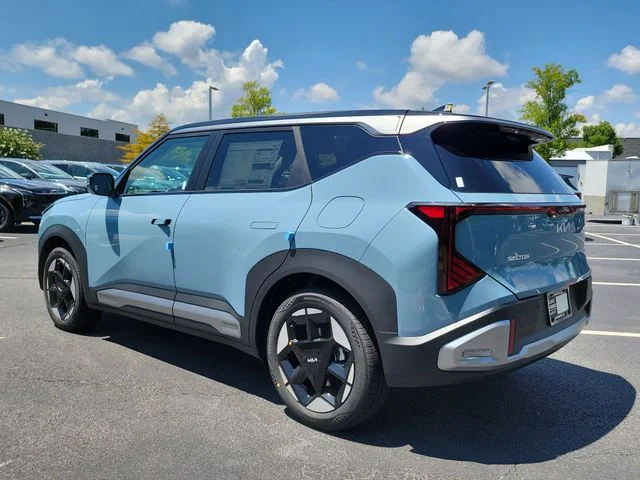 New 2027 Frost Blue / Black Roof Kia S image 6