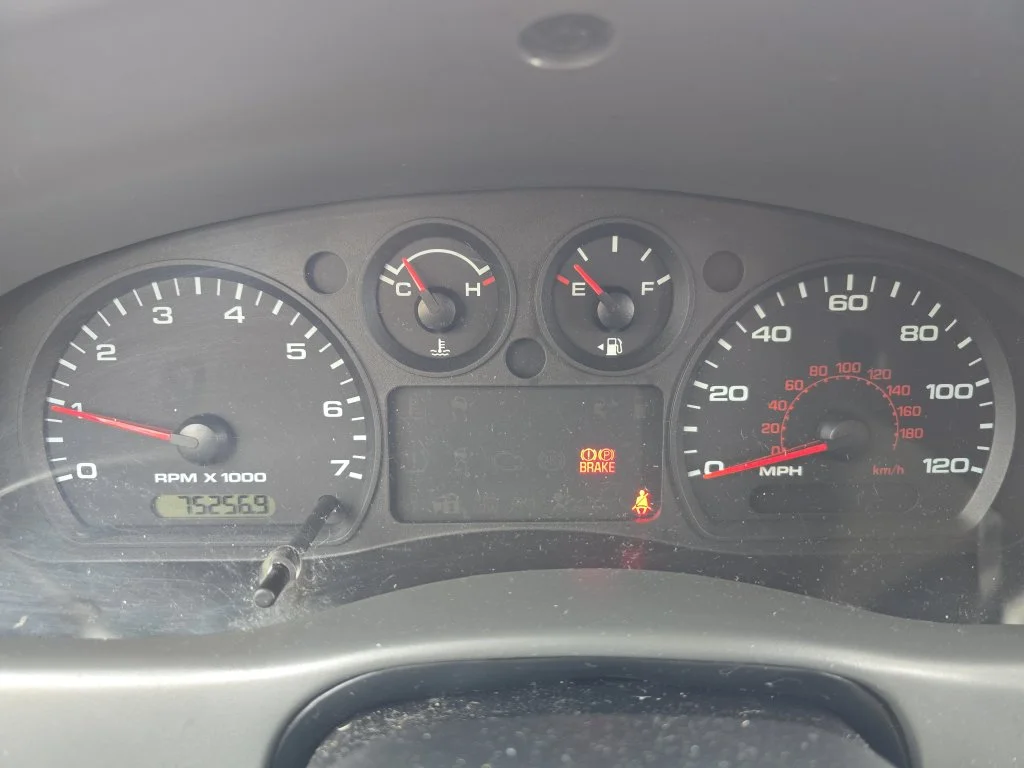 Used 2010 Red Ford XLT image 19