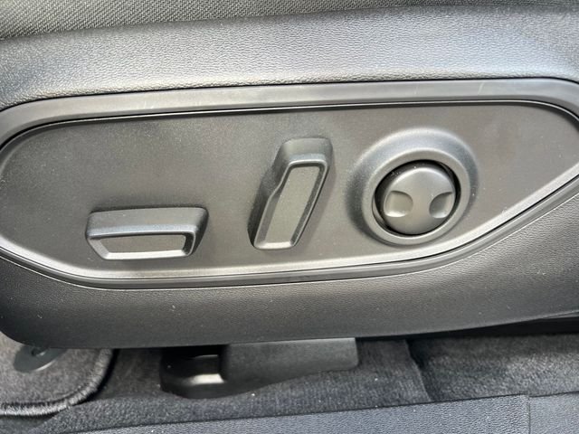 New 2026 Hydro Blue Pearl-Coat Exterior Paint Jeep Laredo image 19