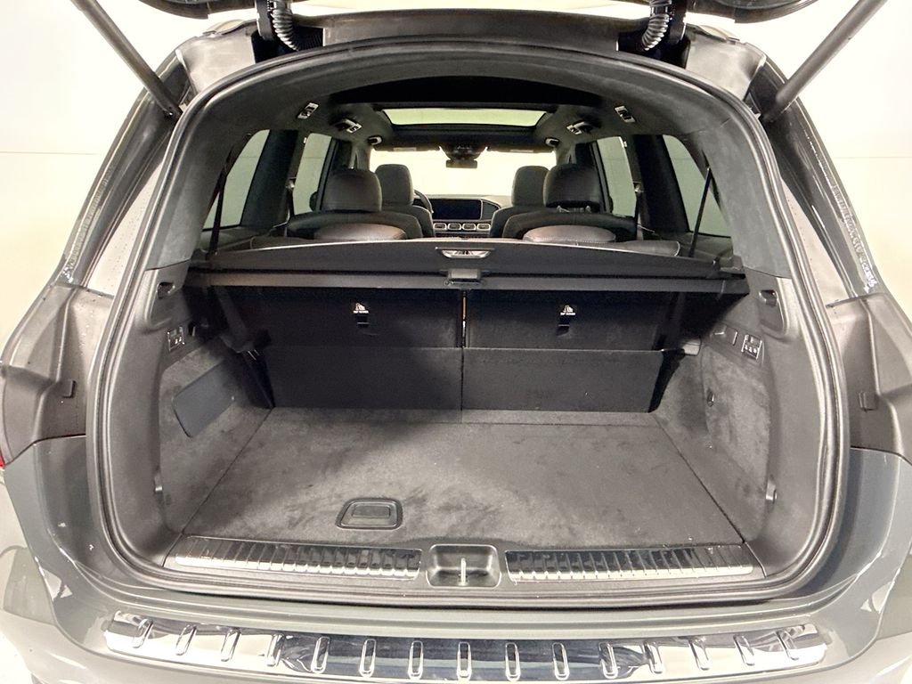 New 2026 MANUFAKTUR Silicon Grey Mercedes-Benz GLS 63 AMG® image 30