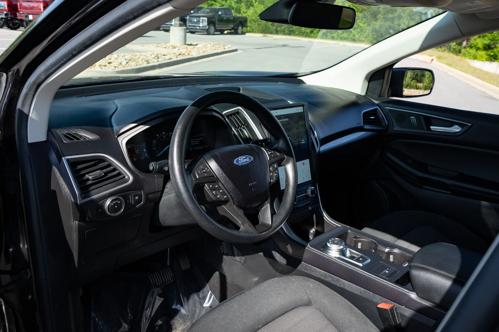 Used 2023 Black Ford SE image 13
