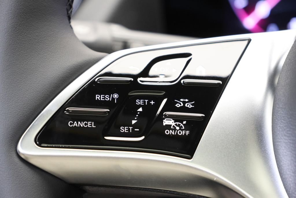 New 2026 Polar White Mercedes-Benz GLA 250 image 21