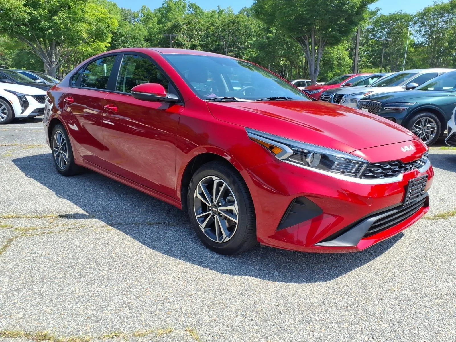 Used 2023 Currant Red Kia LXS image 4