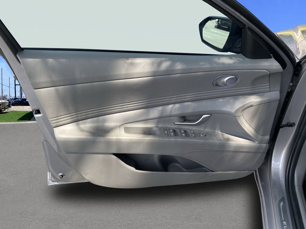 Used 2026 Fluid Metal Hyundai SEL Sport image 16