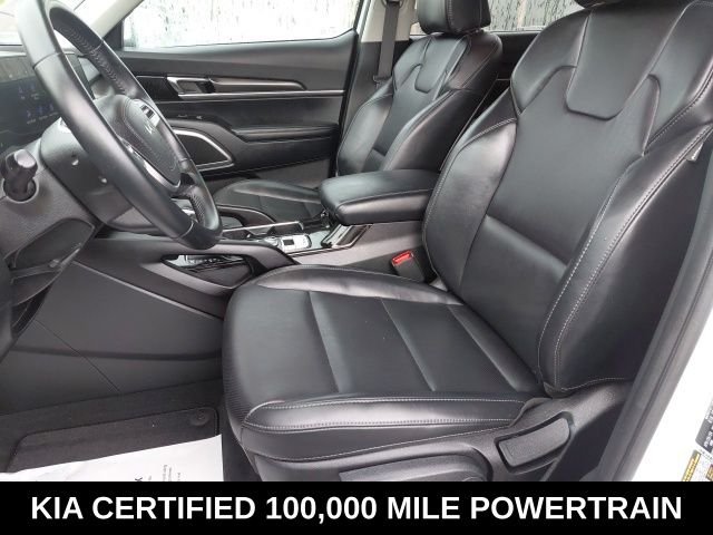 Used 2024 White Kia LX image 22