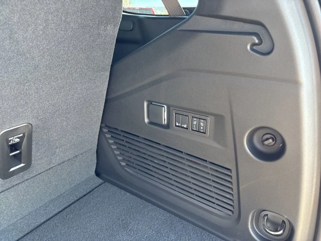 2026 GMC Yukon Elevation - Photo 9