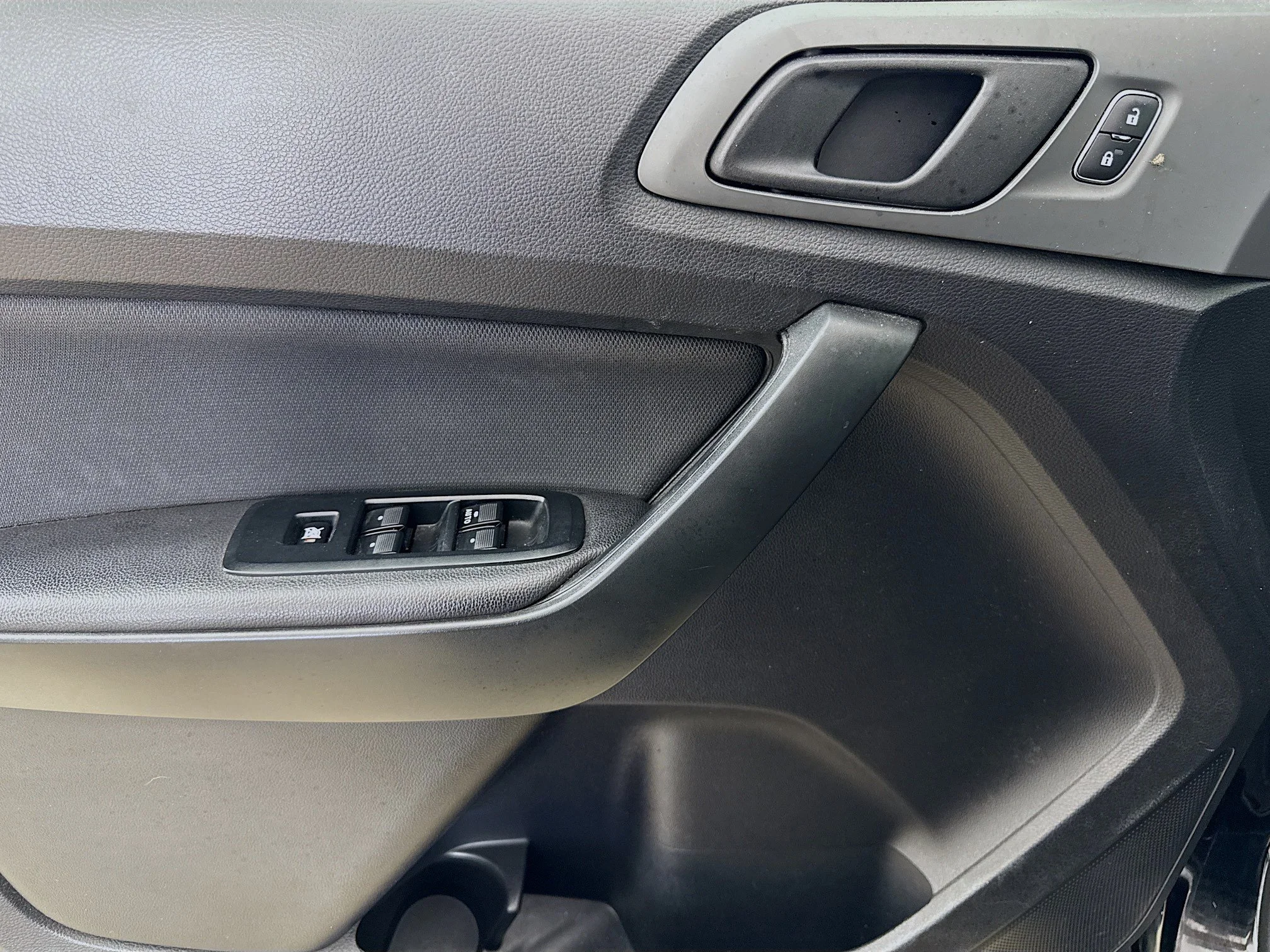 Used 2020 Black Ford XL image 19