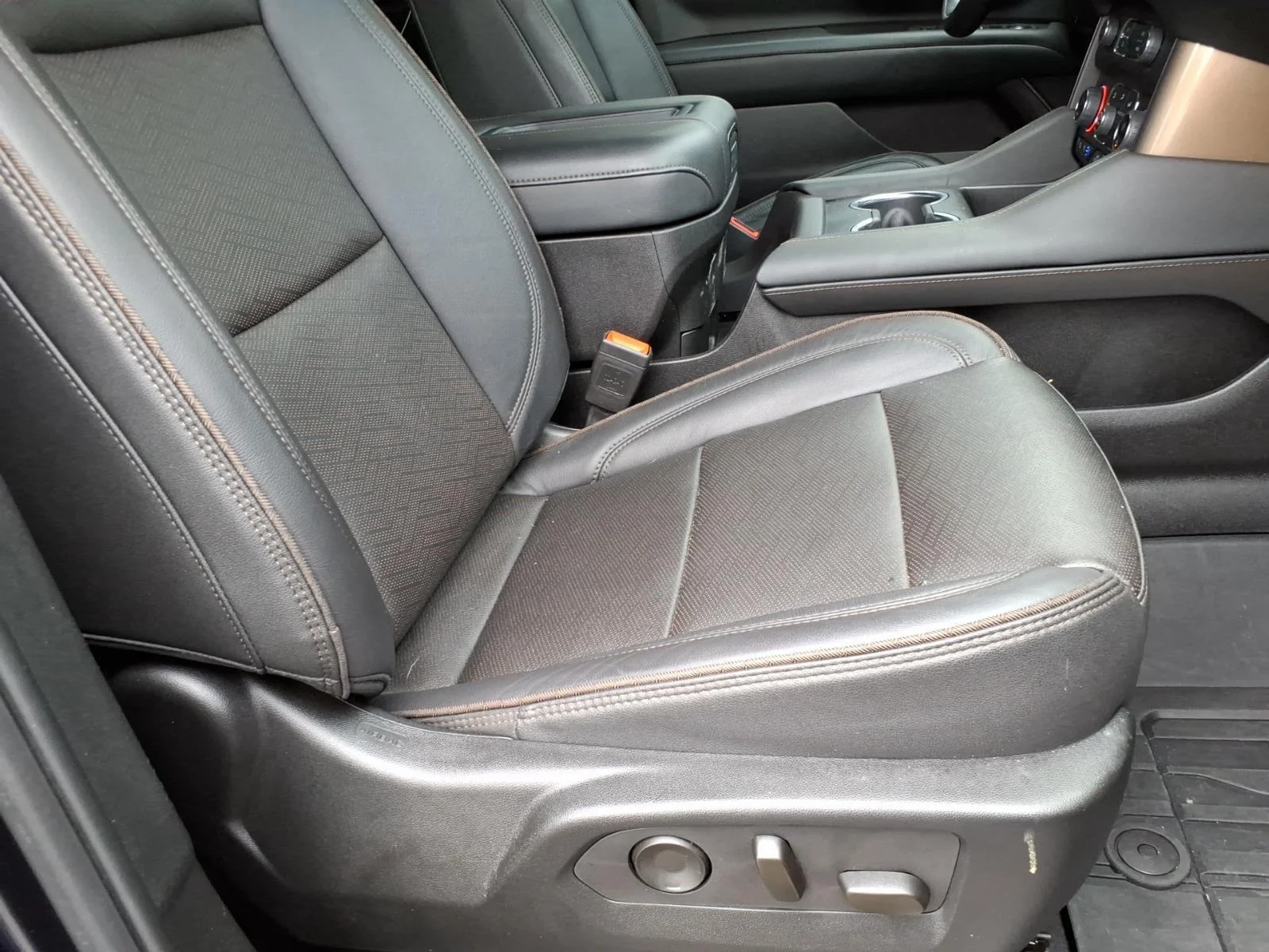 Used 2024 Midnight Blue Metallic Chevrolet High Country image 22