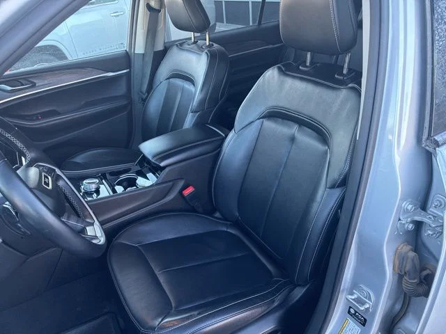 Used 2021 Silver Jeep Limited image 15