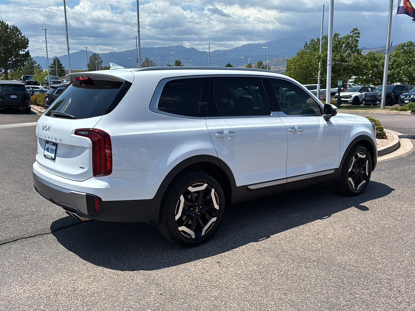 Used 2025 Glacial White Pearl Kia S image 4