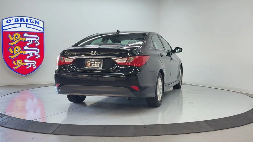 Used 2014 Phantom Black Metallic Hyundai GLS image 5