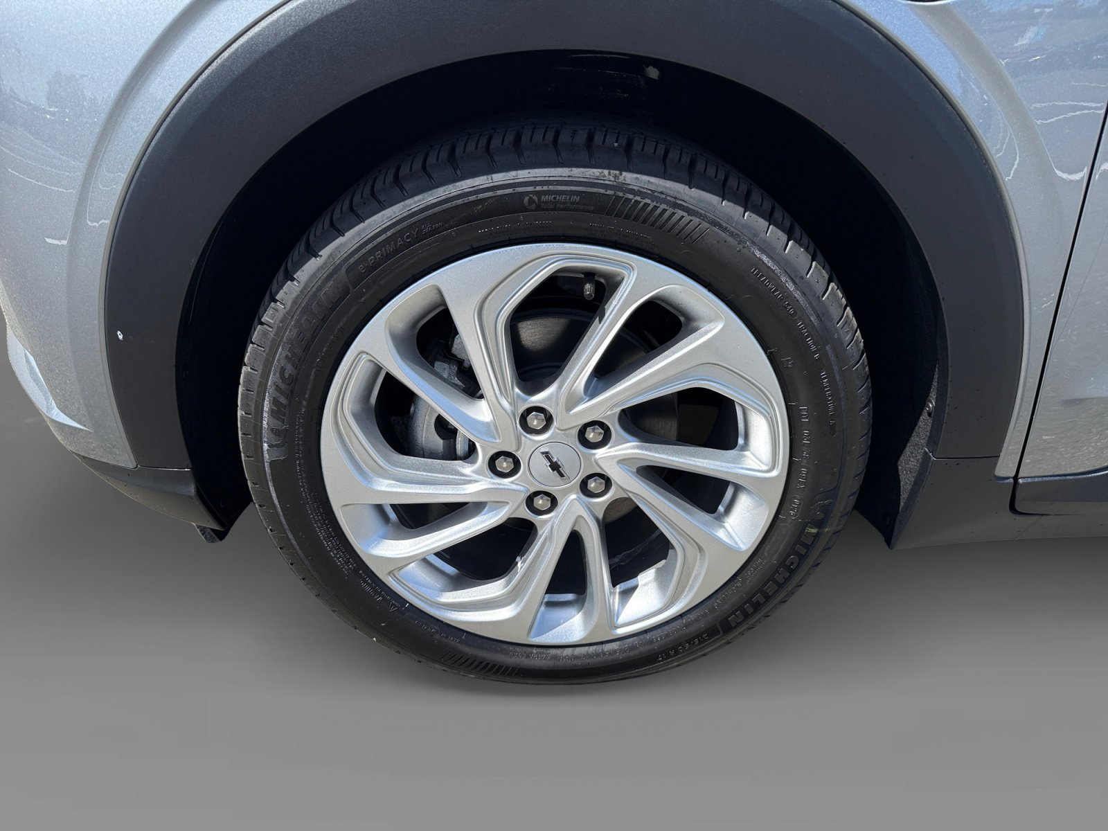 2027 Chevrolet Bolt LT - Photo 9