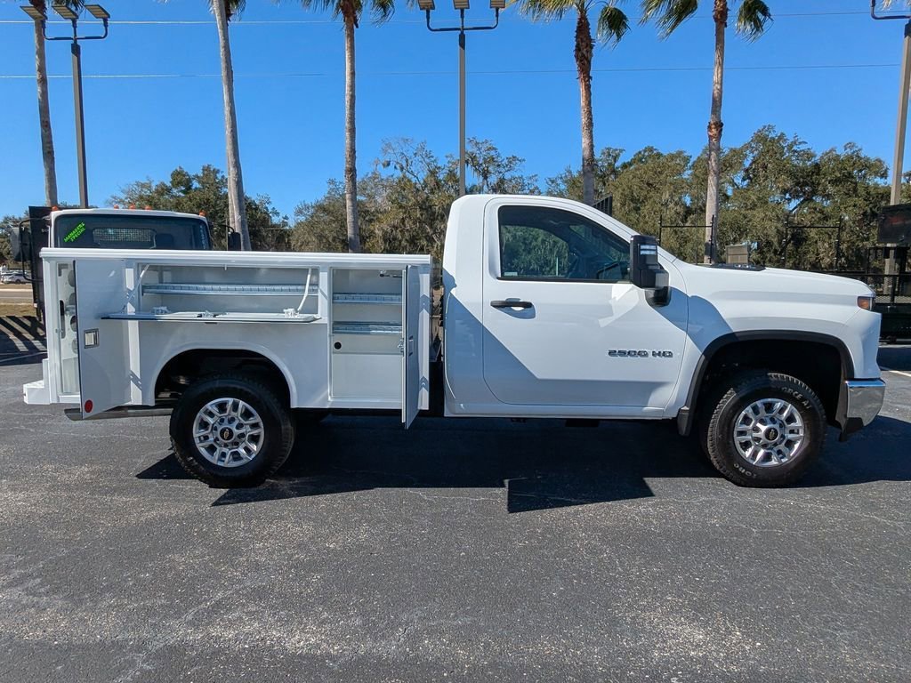 New 2026 Summit White Chevrolet WT image 4
