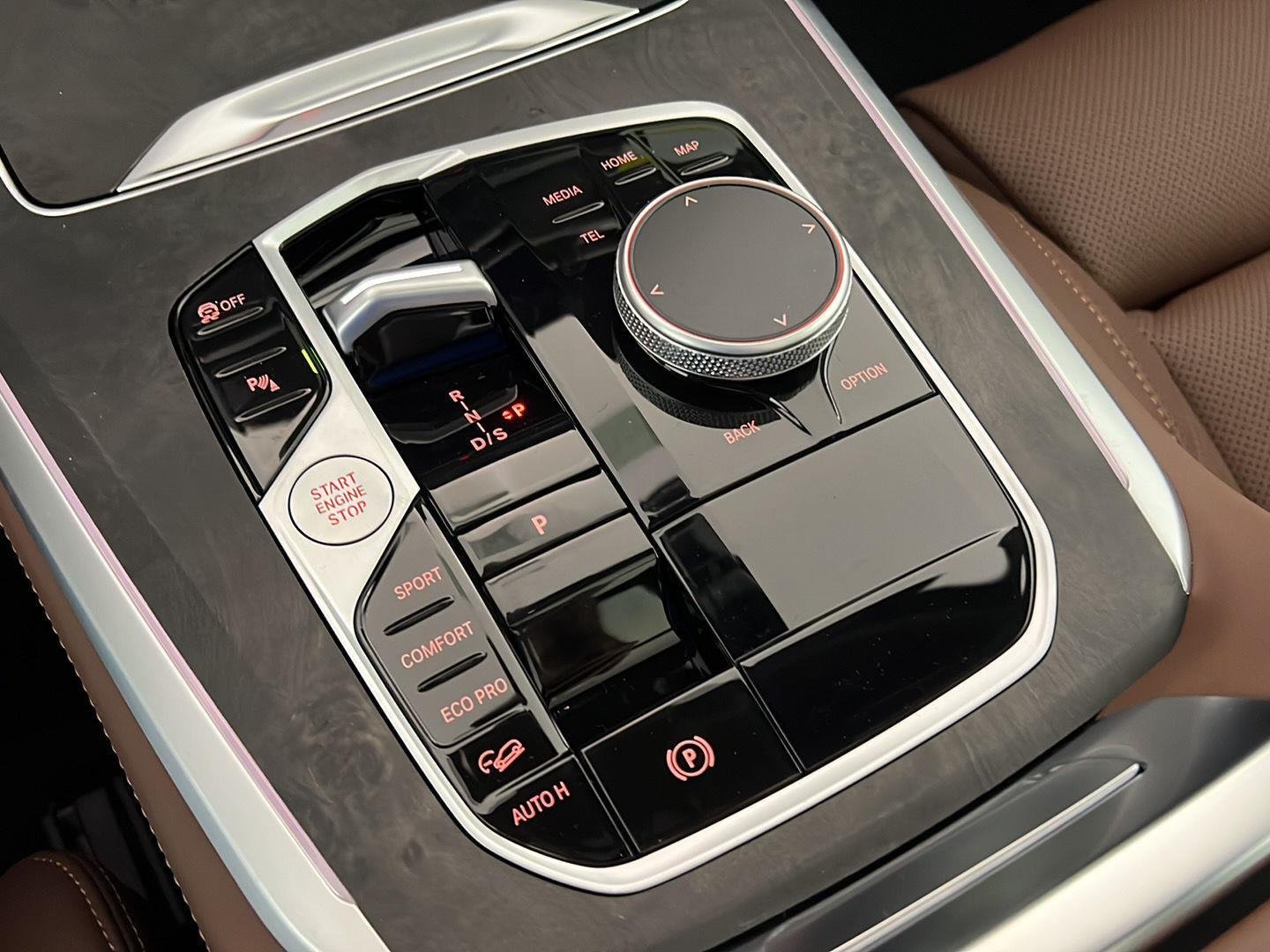 New 2026 Mineral White Metallic BMW xDrive40i image 25