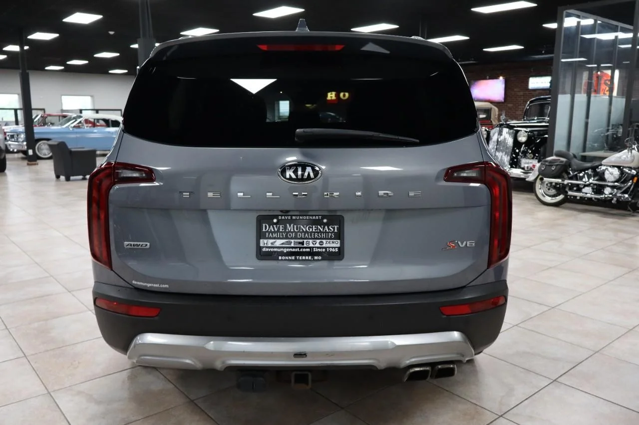 Used 2020 Gravity Gray Kia S image 4