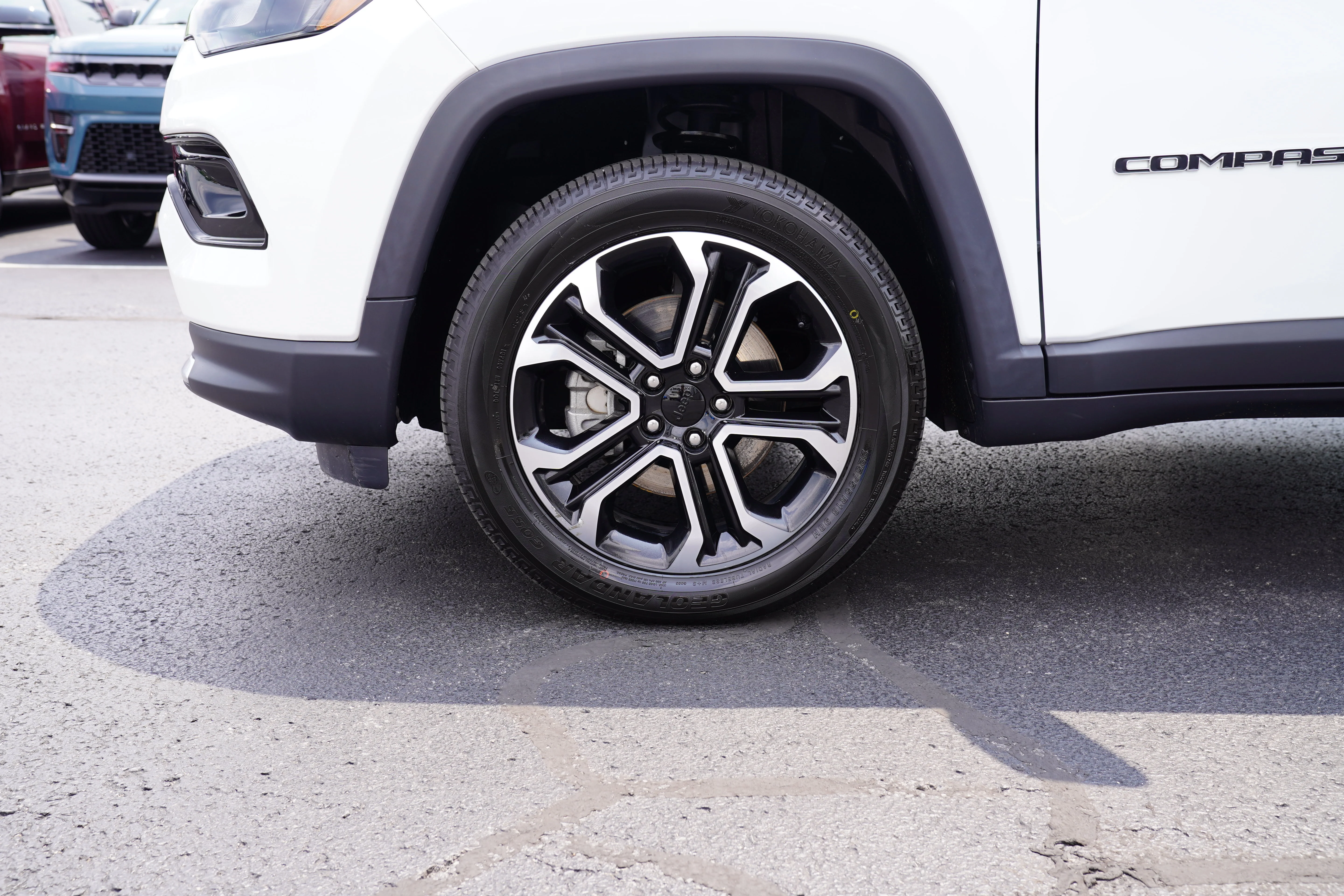 Used 2022 Bright White Clearcoat Jeep Limited image 14