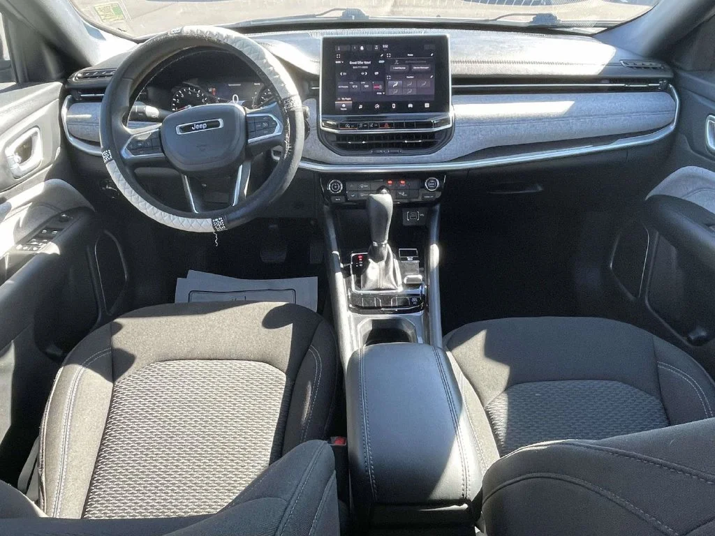 Used 2023 White Jeep Sport image 11