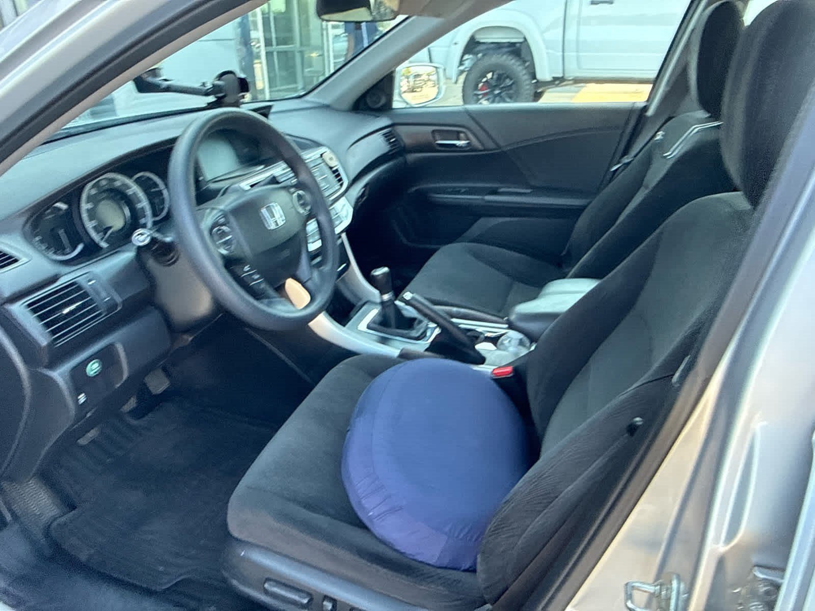 Used 2013 Alabaster Silver Metallic Honda EX image 2