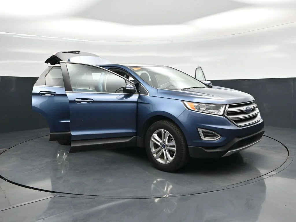 Certified Used 2018 Blue Ford SEL image 35
