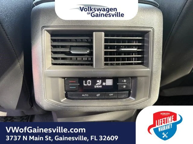 Used 2023 Pure White Volkswagen 3.6L V6 SE w/Technology image 12