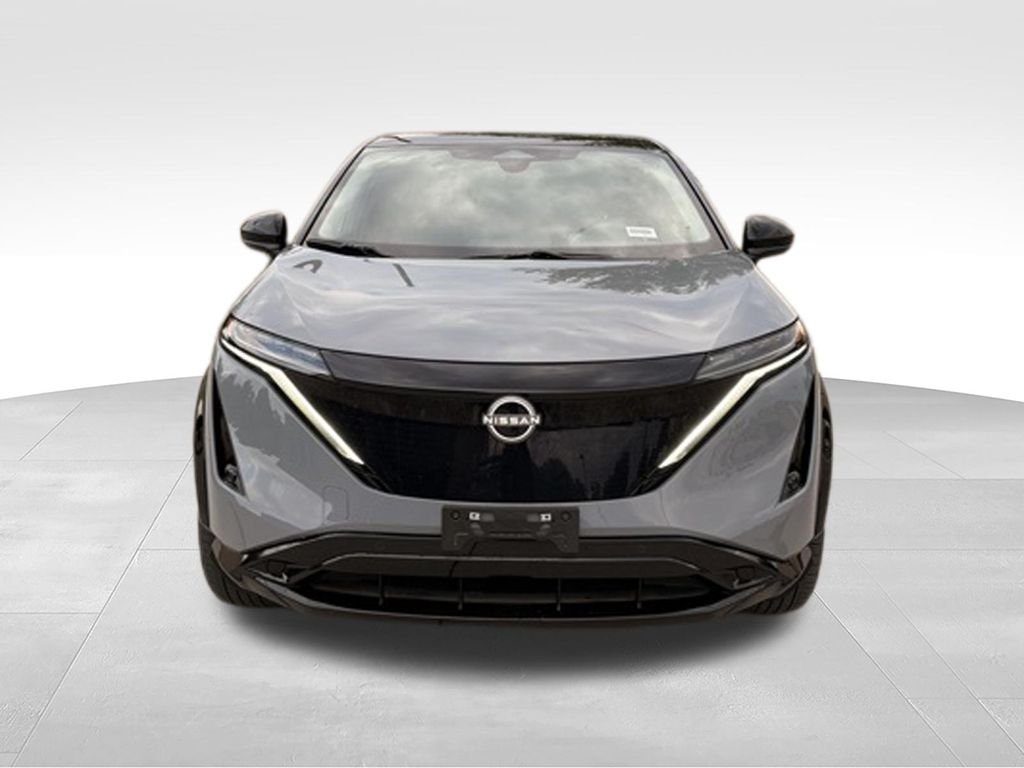 Used 2024 Diamond Pearl Nissan ENGAGE image 4
